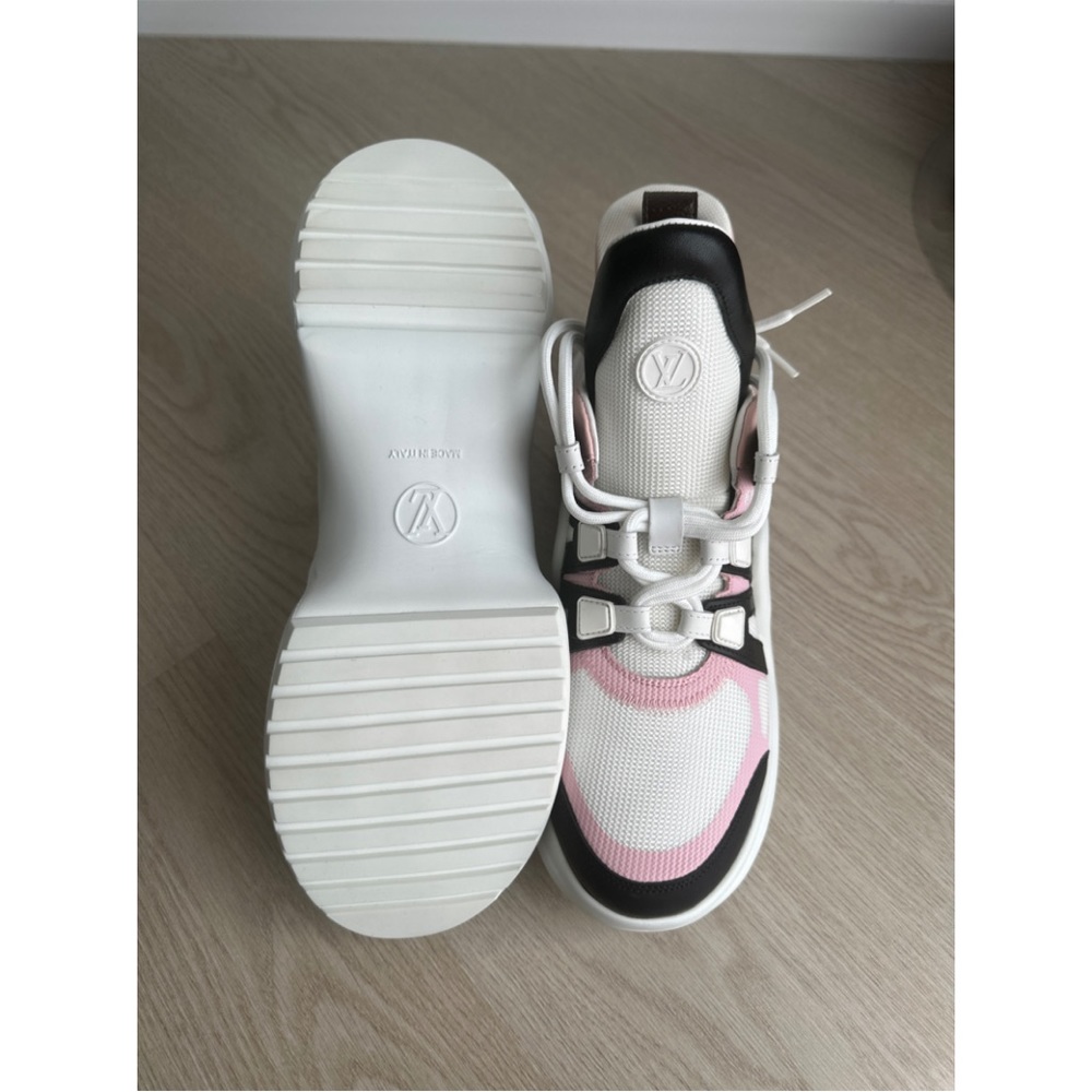 💯NWOT LV Archlight sneakers popular color-way! Perfect for Spring/Summer 🌷😎 - Picture 3 of 5